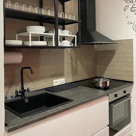 Liotru Maisonne, With En-suite Bathroom And Shared Bathroom * Catania