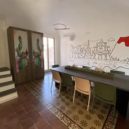 Frühstückspension Liotru Maisonne, With En-suite Bathroom And Shared Bathroom Catania