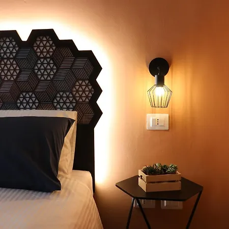 Liotru Maisonne, With En-suite Bathroom And Shared Bathroom * Katánie