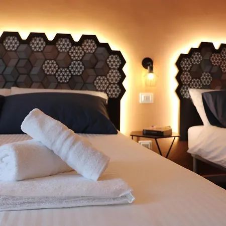 Liotru Maisonne, With En-suite Bathroom And Shared Bathroom Catania