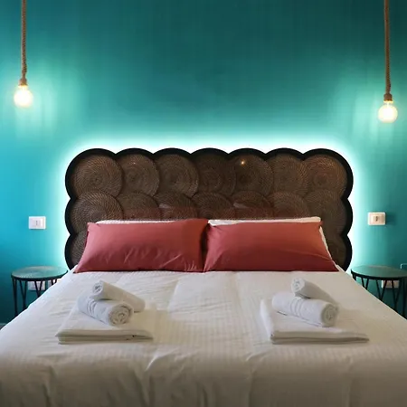 Liotru Maisonne, With En-suite Bathroom And Shared Bathroom Frühstückspension