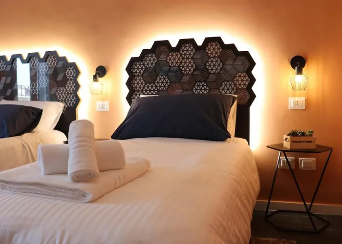 Liotru Maisonne, With En-suite Bathroom And Shared Bathroom *