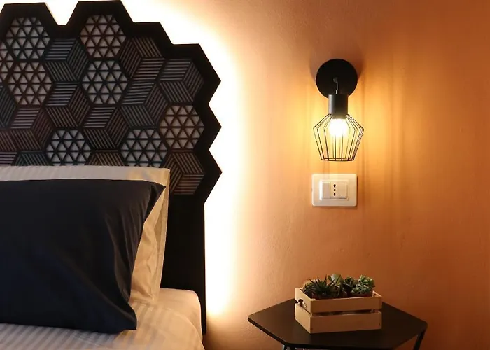 Liotru Maisonne, With En-suite Bathroom And Shared Bathroom * Katania