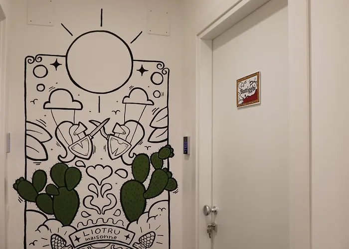 Nocleg ze śniadaniem Liotru Maisonne, With En-suite Bathroom And Shared Bathroom *