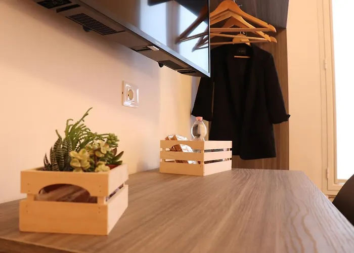 Nocleg ze śniadaniem Liotru Maisonne, With En-suite Bathroom And Shared Bathroom *