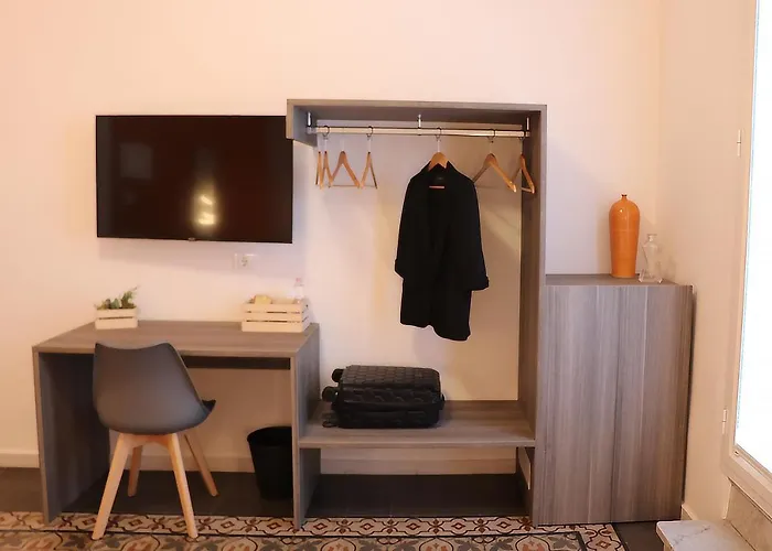 Liotru Maisonne, With En-suite Bathroom And Shared Bathroom Nocleg ze śniadaniem