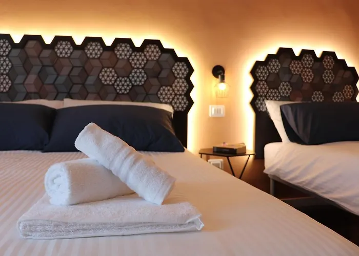 Liotru Maisonne, With En-suite Bathroom And Shared Bathroom Katania