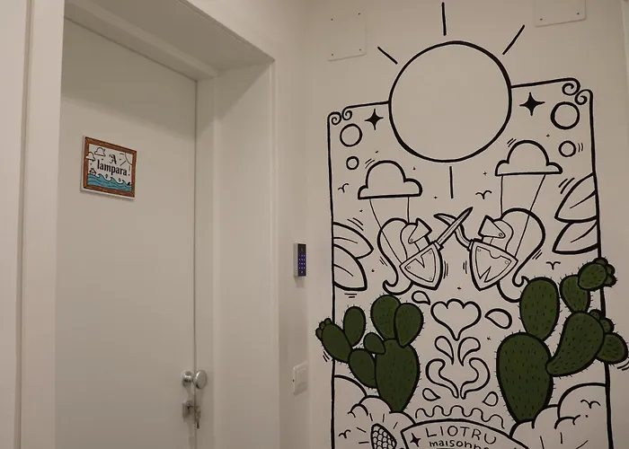 Nocleg ze śniadaniem Liotru Maisonne, With En-suite Bathroom And Shared Bathroom *