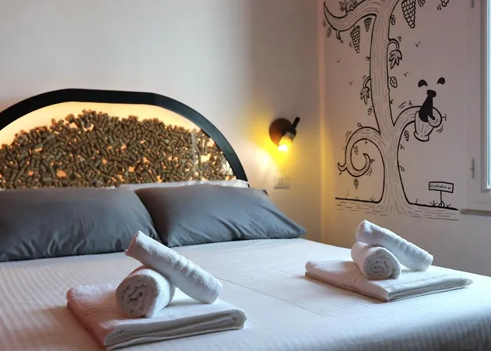 Liotru Maisonne, With En-suite Bathroom And Shared Bathroom * Katania