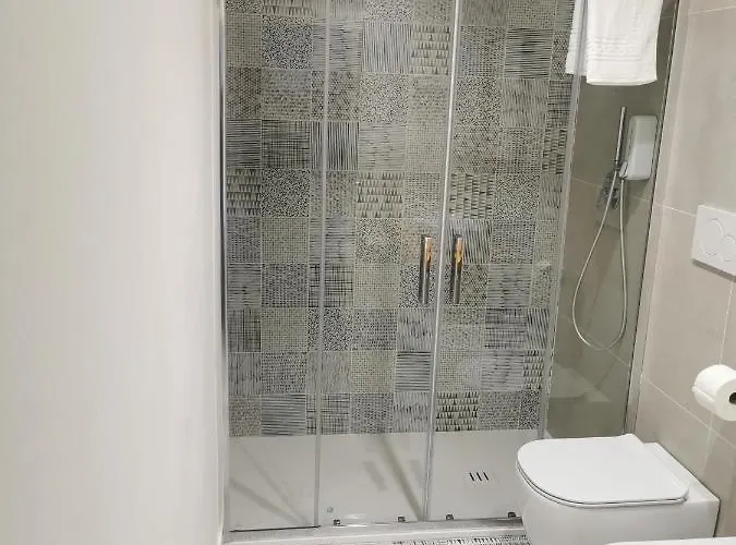 Liotru Maisonne, With En-suite Bathroom And Shared Bathroom