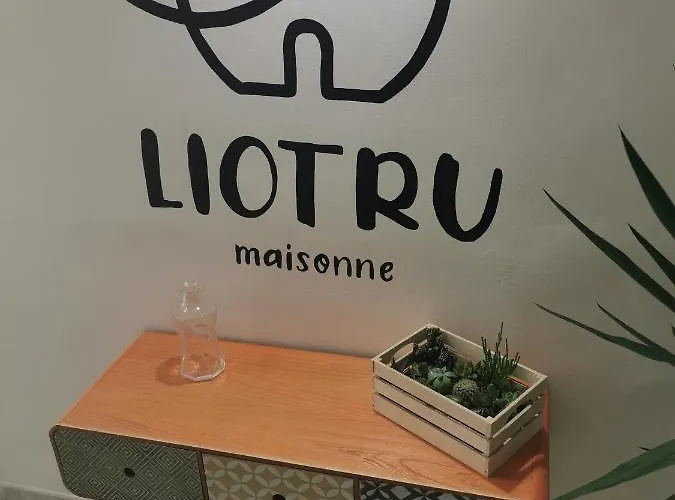 Liotru Maisonne, With En-suite Bathroom And Shared Bathroom * Katania